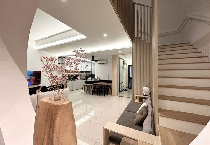 Lucent Residence @ twentyfive.7