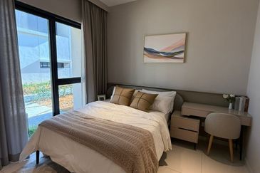 2 STOREY SUPERLINK END & CORNER LOT AVAILABLE