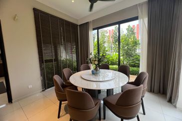 LUXURIOUS GARDEN HOME SEMI D CONCEPT