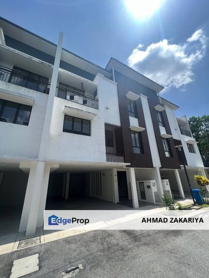 Nice View 3 Storey Town House 50 Residensi Cahaya SPK Shah Alam, Ample Parking Space, Selangor, Shah Alam