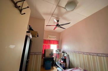 PUJ 2 Puncak Jalil Seri Kembangan 2 Storey Terrace