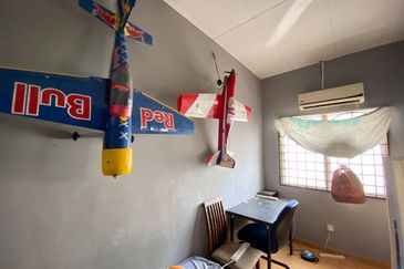 PUJ 2 Puncak Jalil Seri Kembangan 2 Storey Terrace