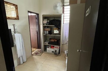 Shop Jln Utama Mutiara Rini Skudai Johor For Sale