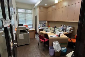 Shop Jln Utama Mutiara Rini Skudai Johor For Sale