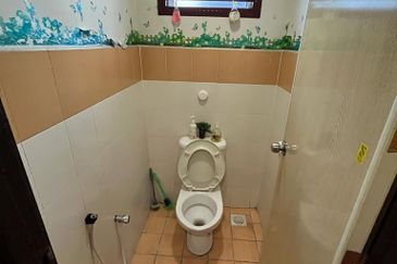 Shop Jln Utama Mutiara Rini Skudai Johor For Sale