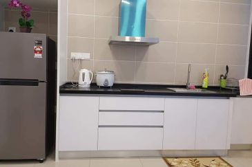 Fully Furnished Apartment D'Pristine Medini for Sa