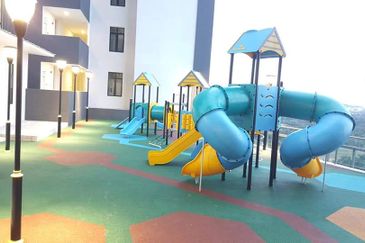 Fully Furnished Apartment D'Pristine Medini for Sa