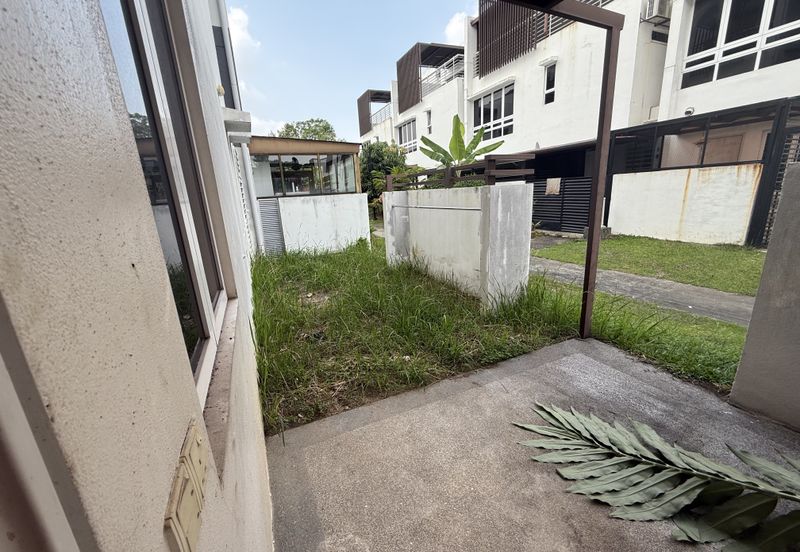 Duta Villa, Presint 14