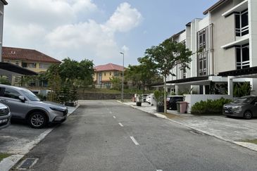 Duta Villa, Presint 14