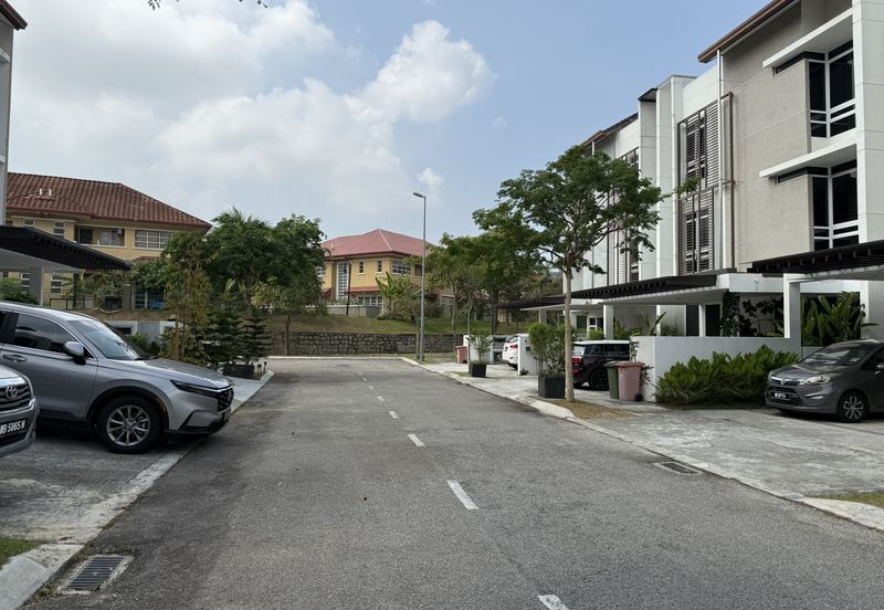 Duta Villa, Presint 14