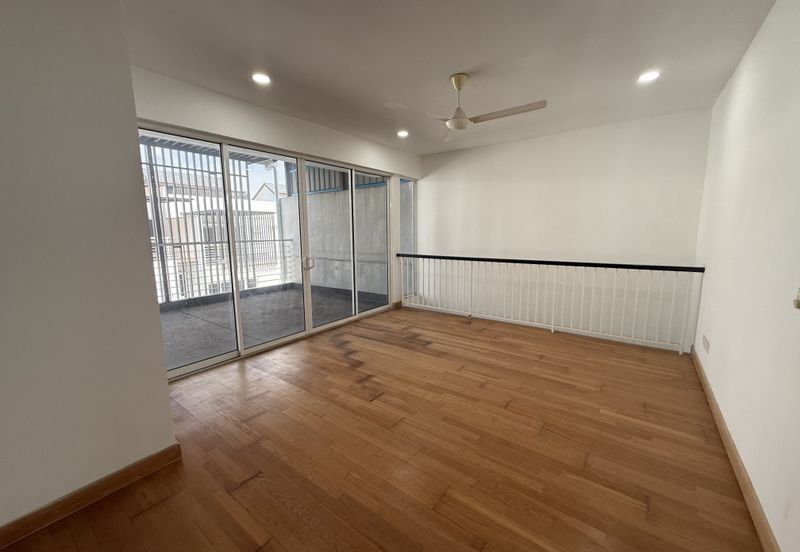 Duta Villa, Presint 14