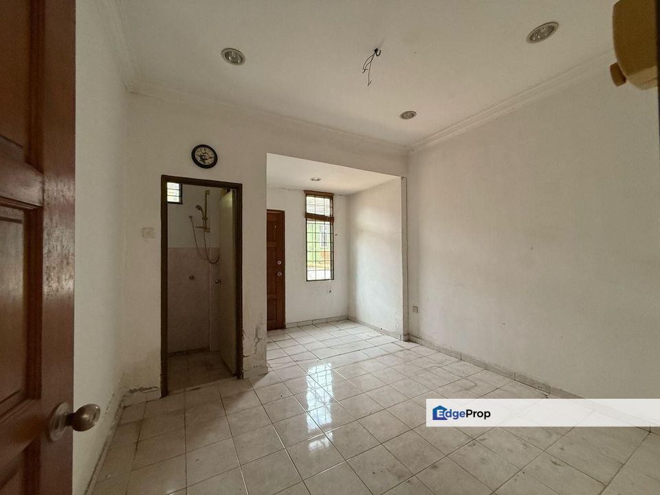 URGENT SALE Double Storey Taman Desa Indah Nilai, Negeri Sembilan, Nilai
