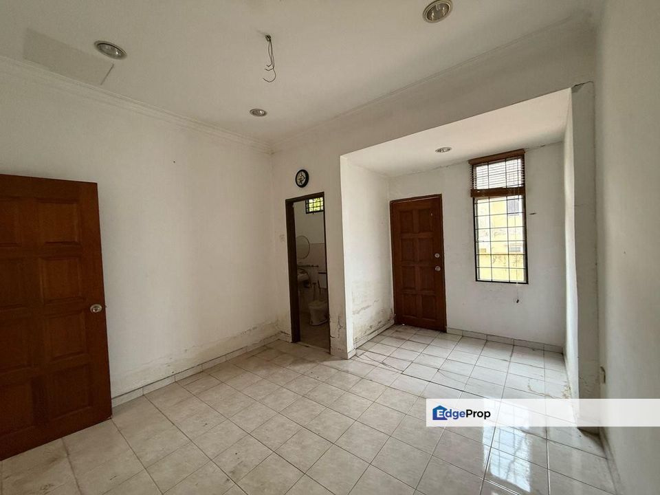 URGENT SALE Double Storey Taman Desa Indah Nilai, Negeri Sembilan, Nilai