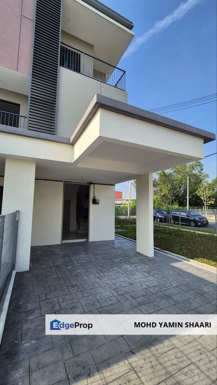 1.5sty Corner Lot Townhouse Elegan Residensi, Upper Unit - Partly Furnished, Selangor, Puchong