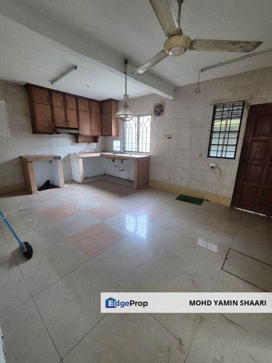End lot Fully Extended Teres 2 sty Jalan Mawar Puchong Perdana MV 700K, Selangor, Puchong