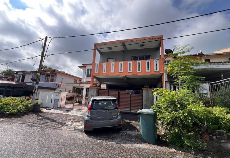 Taman Saujana Puchong