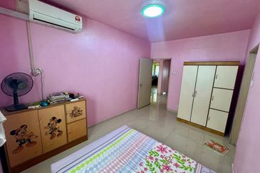 Lily & Jasmine Apartment