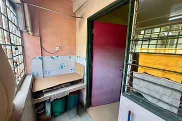 Lily & Jasmine Apartment