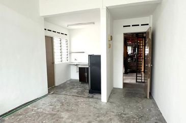 Taman Pulai Utama Flat