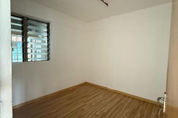 Flat Taman Ungku Tun Aminah