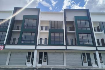 Crest @ Austin Emerald 1