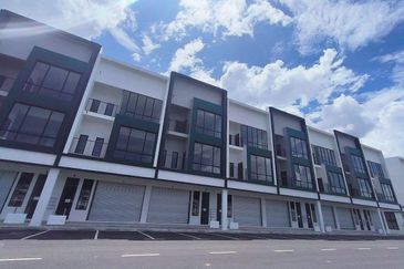 Crest @ Austin Emerald 1