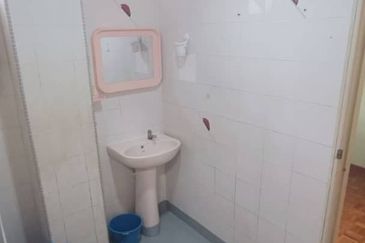 Tanjung Puteri Condominium