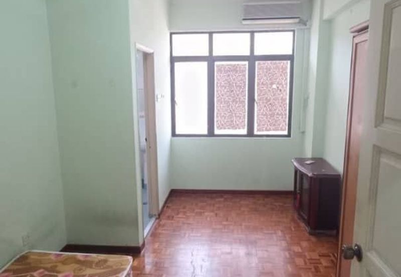 Tanjung Puteri Condominium