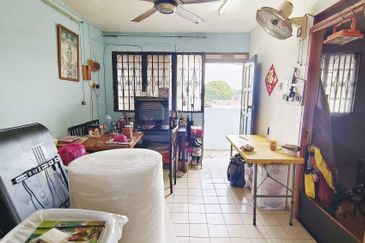 Flat Taman Ungku Tun Aminah