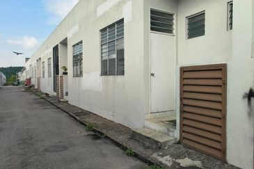 Jalan Persisiran Laman Setia, Taman Laman Setia