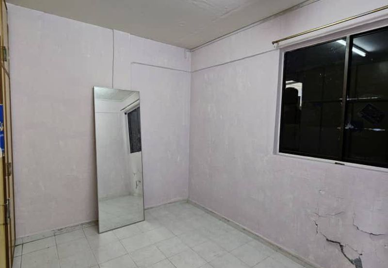 Flat Taman Ungku Tun Aminah