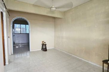 Flat Taman Ungku Tun Aminah