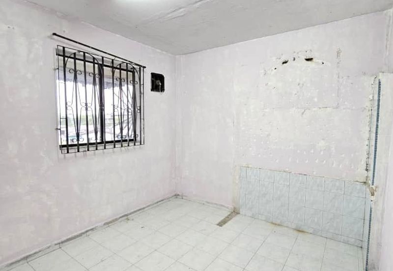 Flat Taman Ungku Tun Aminah