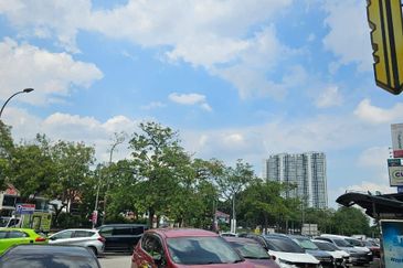 Taman Mount Austin Commercial