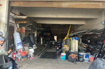 Ulu Tiram Terrace Factory For Sale