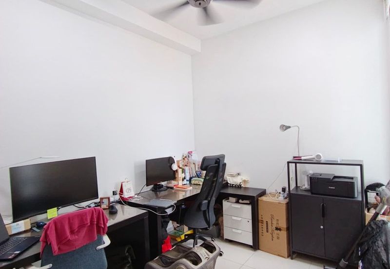 SKS Habitat Apartment, Larkin