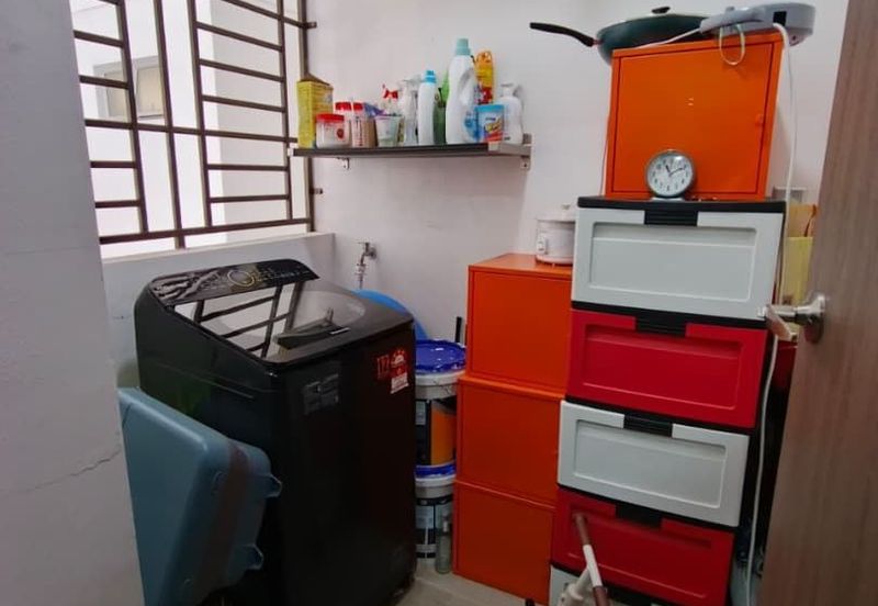 SKS Habitat Apartment, Larkin