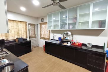 Stulang Laut / Darat