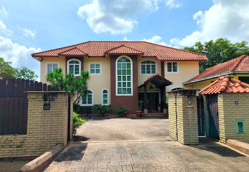 Stulang Laut / Darat