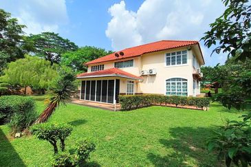 Stulang Laut / Darat