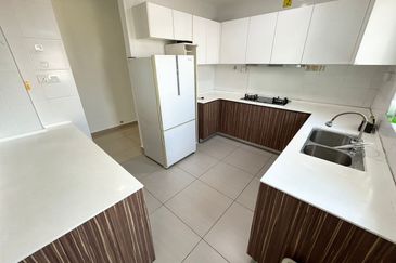 Seasons Luxury Apartments @ Amara Larkin