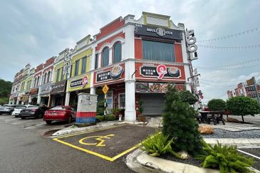 Taman Mount Austin Commercial