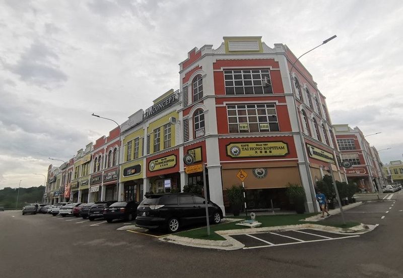 Taman Mount Austin Commercial