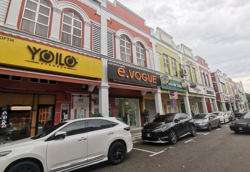 Taman Mount Austin Commercial