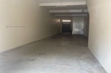 Taman Mount Austin Commercial