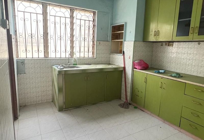 Flat Taman Ungku Tun Aminah