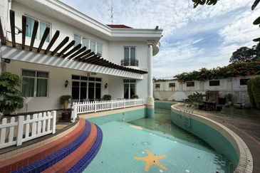 Stulang Laut / Darat