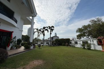 Stulang Laut / Darat