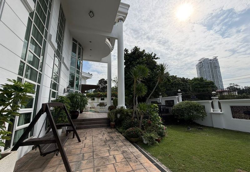 Stulang Laut / Darat