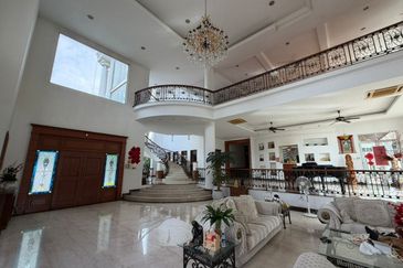 Stulang Laut / Darat